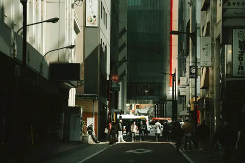 霓虹城市街道 4K壁纸 · city · 3840×2560