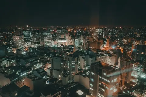 خلفية المدينة من الجو بدقة 4K · city · 3840×2560