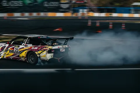 Rennwagen 4K Hintergrundbild · cars · 3840×2560