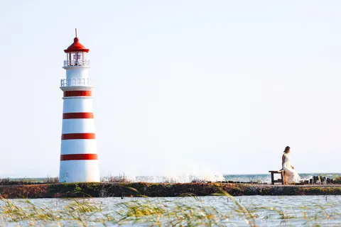 Lighthouse Coast 4K Wallpaper · ocean · 3840×2561