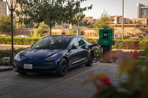 Elektrikli Araba 4K Duvar Kağıdı · cars · 3840×2560