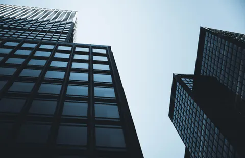 Wolkenkratzer 4K Hintergrundbild · city · 3840×2485