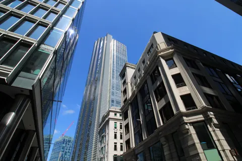 摩天大楼 4K壁纸 · city · 3840×2560