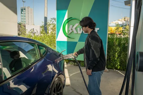 Elektrikli Araba 4K Duvar Kağıdı · cars · 3840×2560