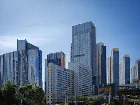 Skyscraper 4K Wallpaper · city · 3840×2880