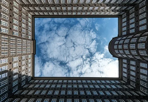 Skyscraper 4K Wallpaper · city · 3840×2652