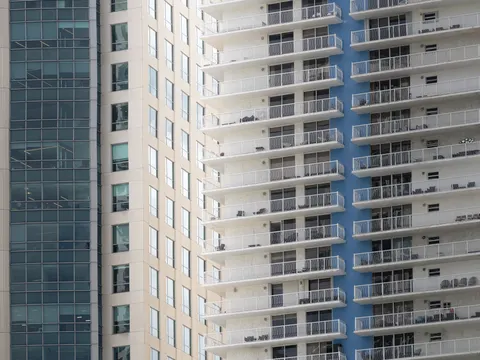 Skyscraper 4K Wallpaper · city · 3840×2880