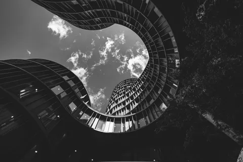 Skyscraper 4K Wallpaper · city · 3840×2560