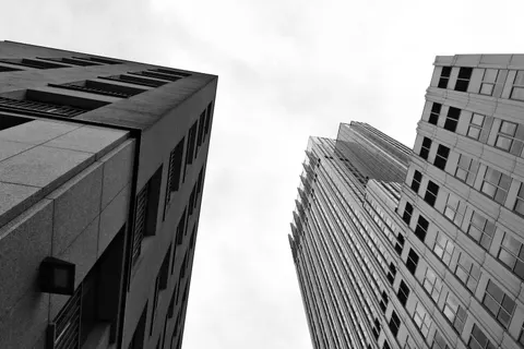 Wolkenkratzer 4K Hintergrundbild · city · 3840×2560