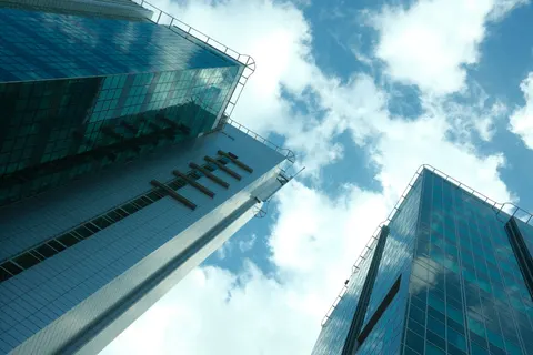 خلفية ناطحة سحاب بدقة 4K · city · 3840×2560