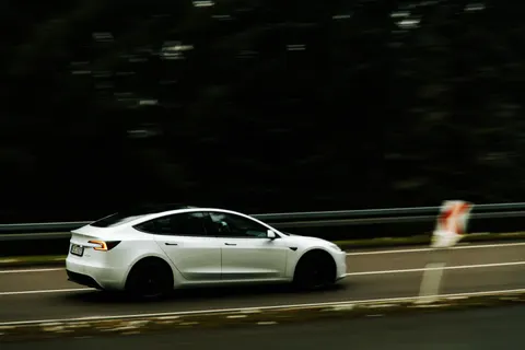 Elektroauto 4K Hintergrundbild · cars · 3840×2560