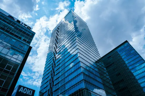 خلفية ناطحة سحاب بدقة 4K · city · 3840×2560