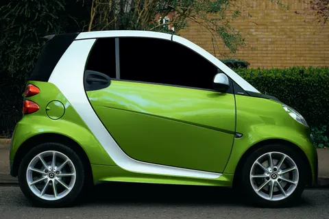 Elektrikli Araba 4K Duvar Kağıdı · cars · 3840×2560