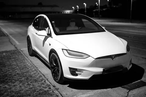 Elektrikli Araba 4K Duvar Kağıdı · cars · 3840×2560
