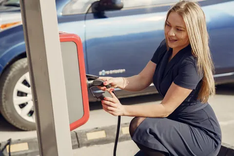 Elektrikli Araba 4K Duvar Kağıdı · cars · 3840×2560