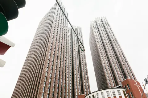 Skyscraper 4K Wallpaper · city · 3840×2560
