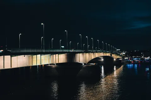 City Bridge 4K Wallpaper · city · 3840×2560