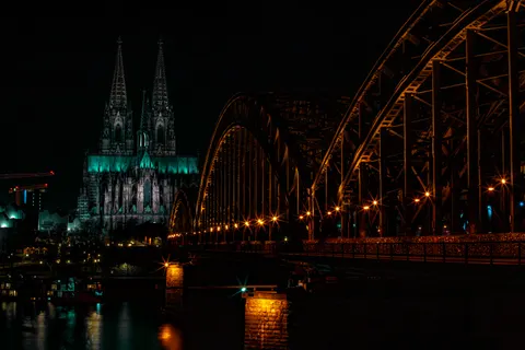 City Bridge 4K Wallpaper · city · 3840×2560