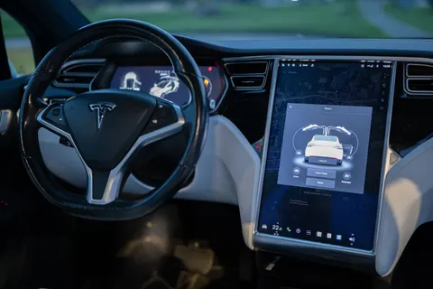 Fondo de pantalla Auto Eléctrico 4K · cars · 3840×2560