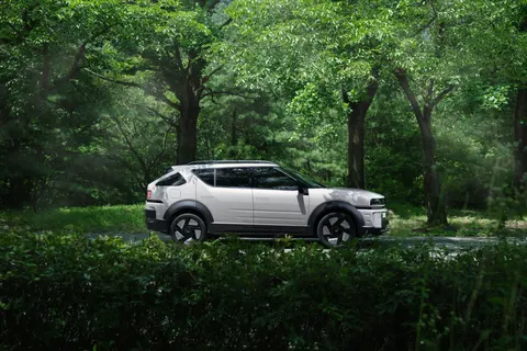 Elektrikli Araba 4K Duvar Kağıdı · cars · 3840×2560