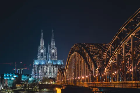 Fondo de pantalla Puente de ciudad 4K · city · 3840×2560