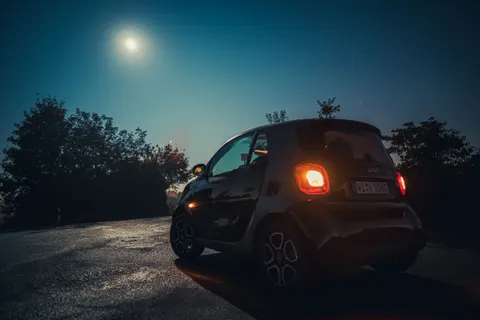 电动汽车 4K壁纸 · cars · 3840×2560