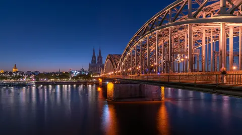 Fond d'écran Pont urbain 4K · city · 3840×2146