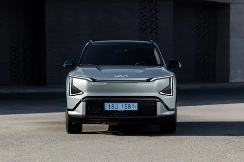 电动汽车 4K壁纸 · cars · 3840×2561