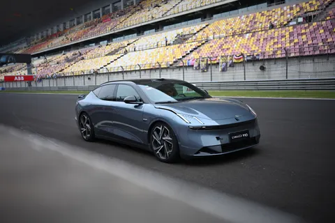 Elektrikli Araba 4K Duvar Kağıdı · cars · 3840×2560