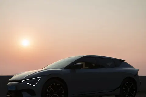 电动汽车 4K壁纸 · cars · 3840×2560
