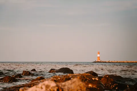 灯台のある海岸 4K壁紙 · ocean · 3840×2560