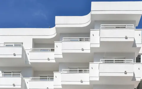 미니멀 건축 4K 배경화면 · architecture · 3840×2400