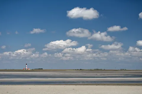 Lighthouse Coast 4K Wallpaper · ocean · 3840×2563