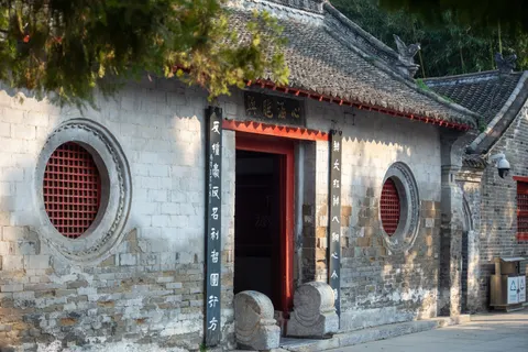 Ancient Temple 4K Wallpaper · architecture · 3840×2563