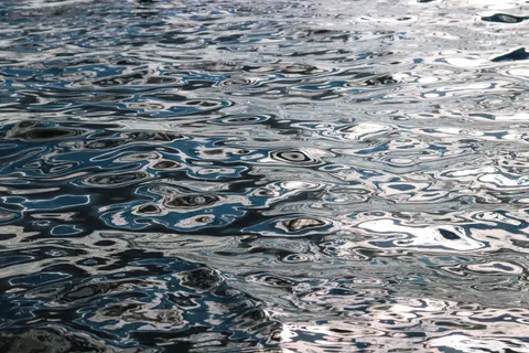 क्रोम तरल 4K वॉलपेपर · abstract · 3840×2560