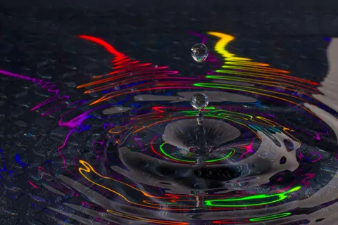Fond d'écran Chrome liquide 4K · abstract · 3840×2560