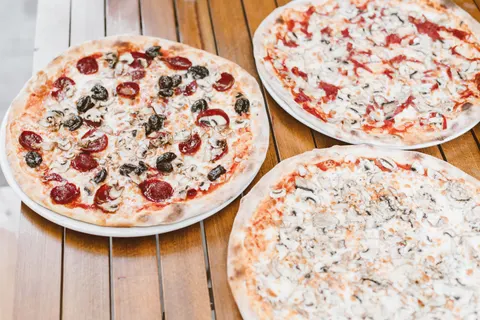 خلفية بيتزا بدقة 4K · food · 3840×2560