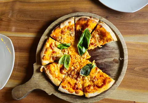 Pizza 4K Hintergrundbild · food · 3840×2673
