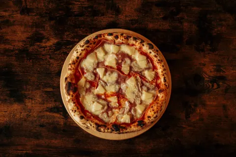 خلفية بيتزا بدقة 4K · food · 3840×2560
