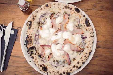 Pizza 4K Hintergrundbild · food · 3840×2560