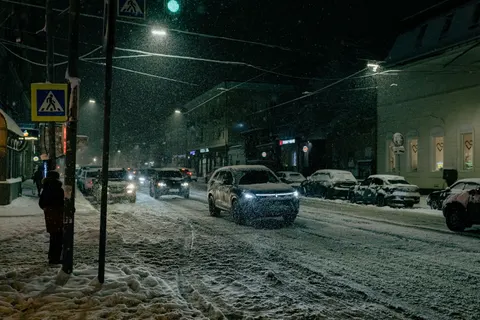 Snowfall 4K Wallpaper · winter · 3840×2560