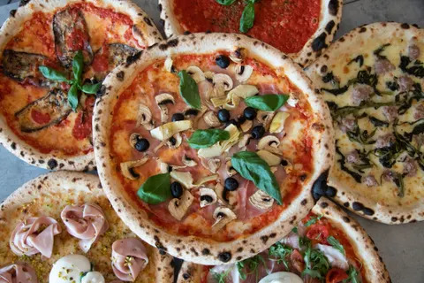 Pizza 4K Duvar Kağıdı · food · 3840×2560