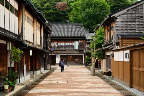 Old Town Street 4K Wallpaper · architecture · 3840×2560