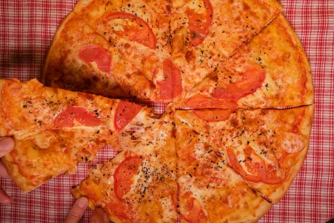Pizza 4K Hintergrundbild · food · 3840×2560