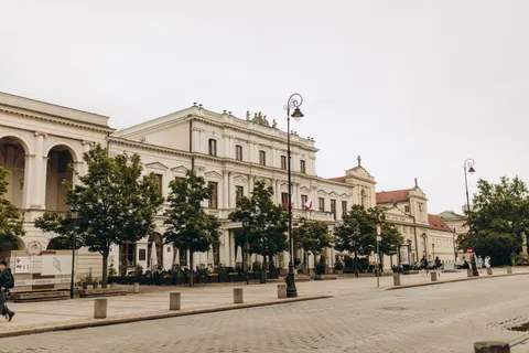 Old Town Street 4K Wallpaper · architecture · 3840×2560