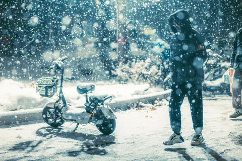 बर्फबारी 4K वॉलपेपर · winter · 3840×2563