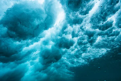 गहरा नीला 4K वॉलपेपर · underwater · 3840×2560
