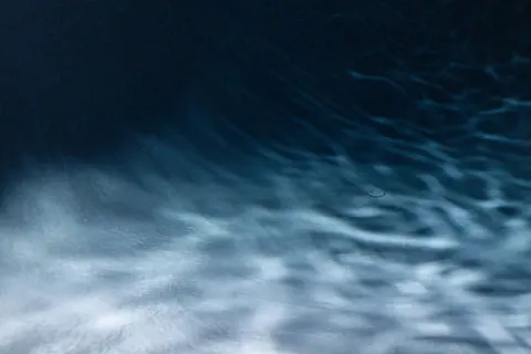 Deep Blue 4K Wallpaper · underwater · 3840×2560