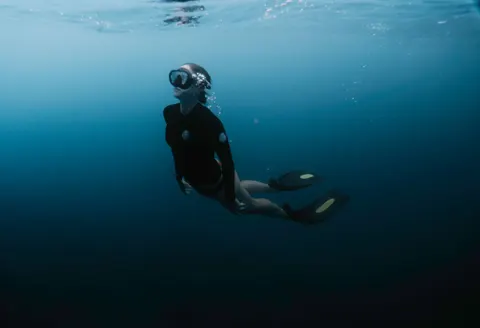 Обои Глубокий синий 4K · underwater · 3840×2628
