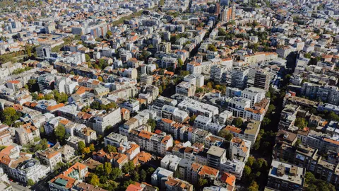 Stadt aus der Vogelperspektive 4K Hintergrundbild · aerial · 3840×2160